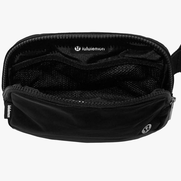 Lululemon Everywhere Belt Bag EUC - Picture 4 of 14